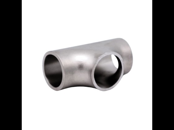 Vår korta rostfria T-rör, ISO, är gjord av rostfritt stål AISI 316 och följer standarden DIN 2615. Beställ svetsfittings i kompromisslös kvalitet här.