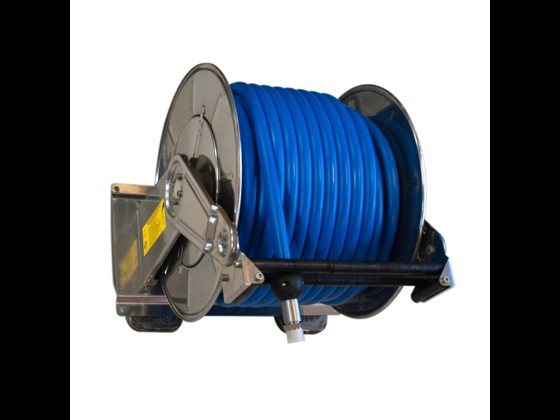 Alfotech's rostfria slangupprullare AFT 6000-6001 AV är av hög kvalitet och kommer med fjäderupprullare. Passar 3/8 ”, 1/2”, 3/4 ”& 1” slang (max 60m lång).