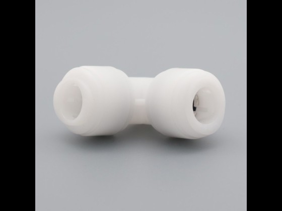 Push-in-vinkel tillverkad av polyoxymethylen (POM), inkl. EPDM-packning. Uppfyller EC 1935/2004. Lång livslängd, hög sanitär standard. Beställ här!